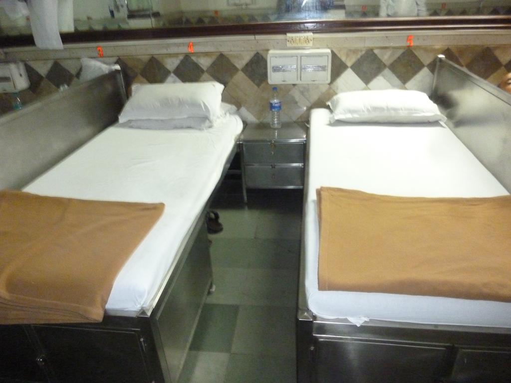 Yadgar Guest House มุมไบ ภายนอก รูปภาพ