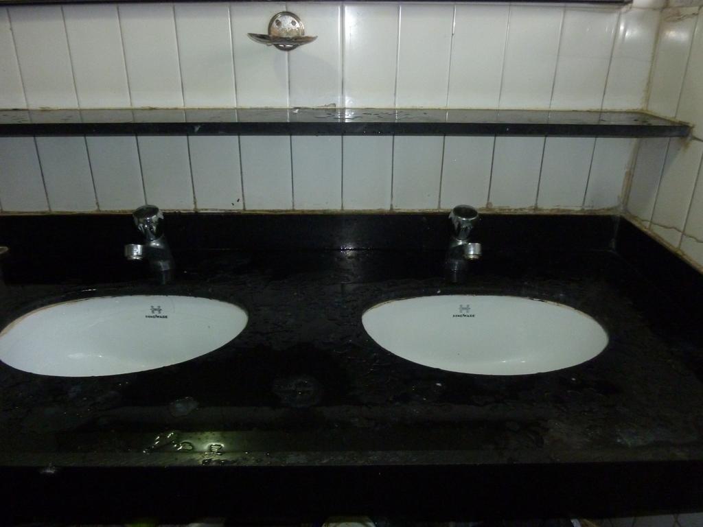 Yadgar Guest House มุมไบ ภายนอก รูปภาพ