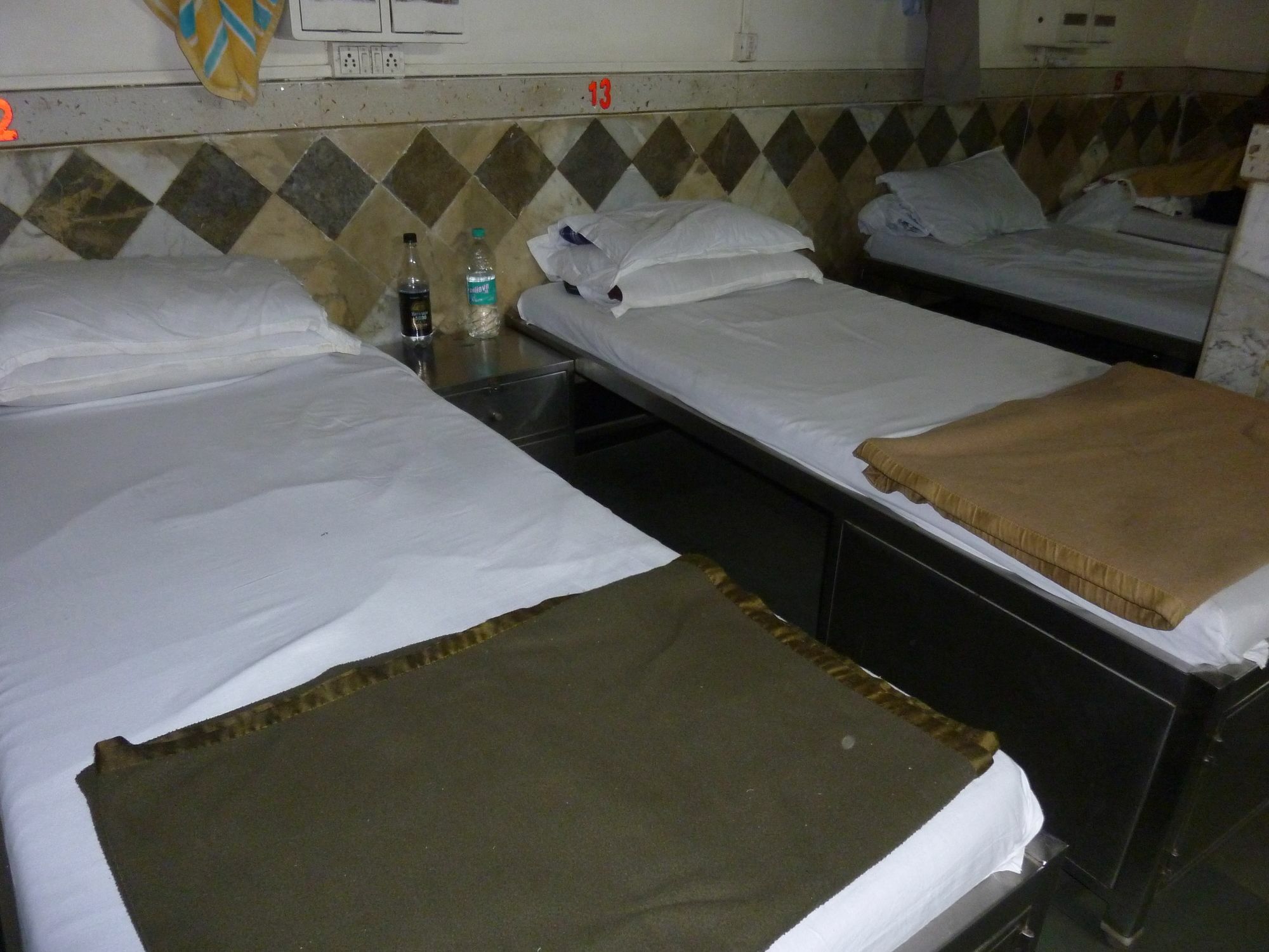 Yadgar Guest House มุมไบ ภายนอก รูปภาพ