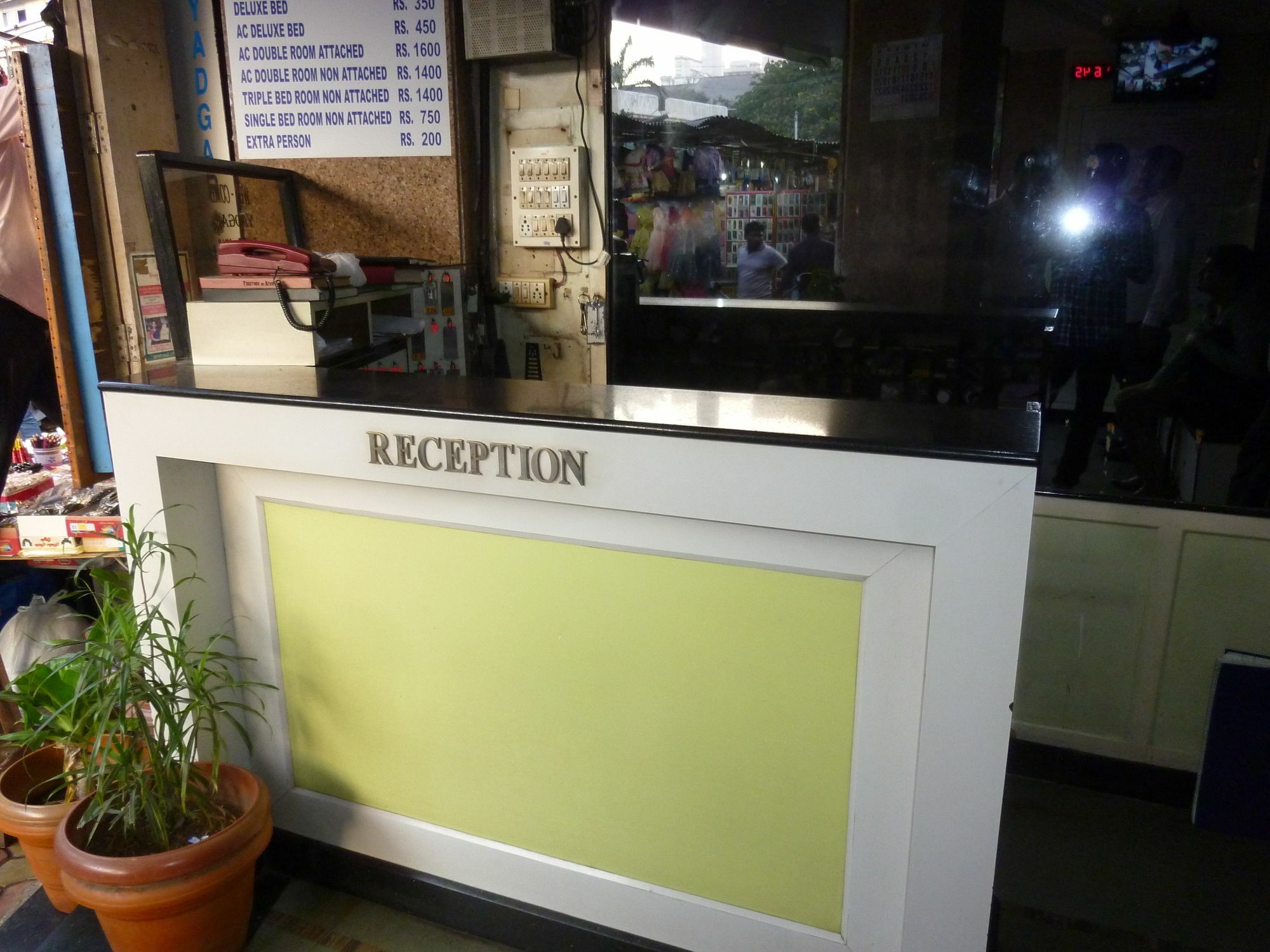 Yadgar Guest House มุมไบ ภายนอก รูปภาพ